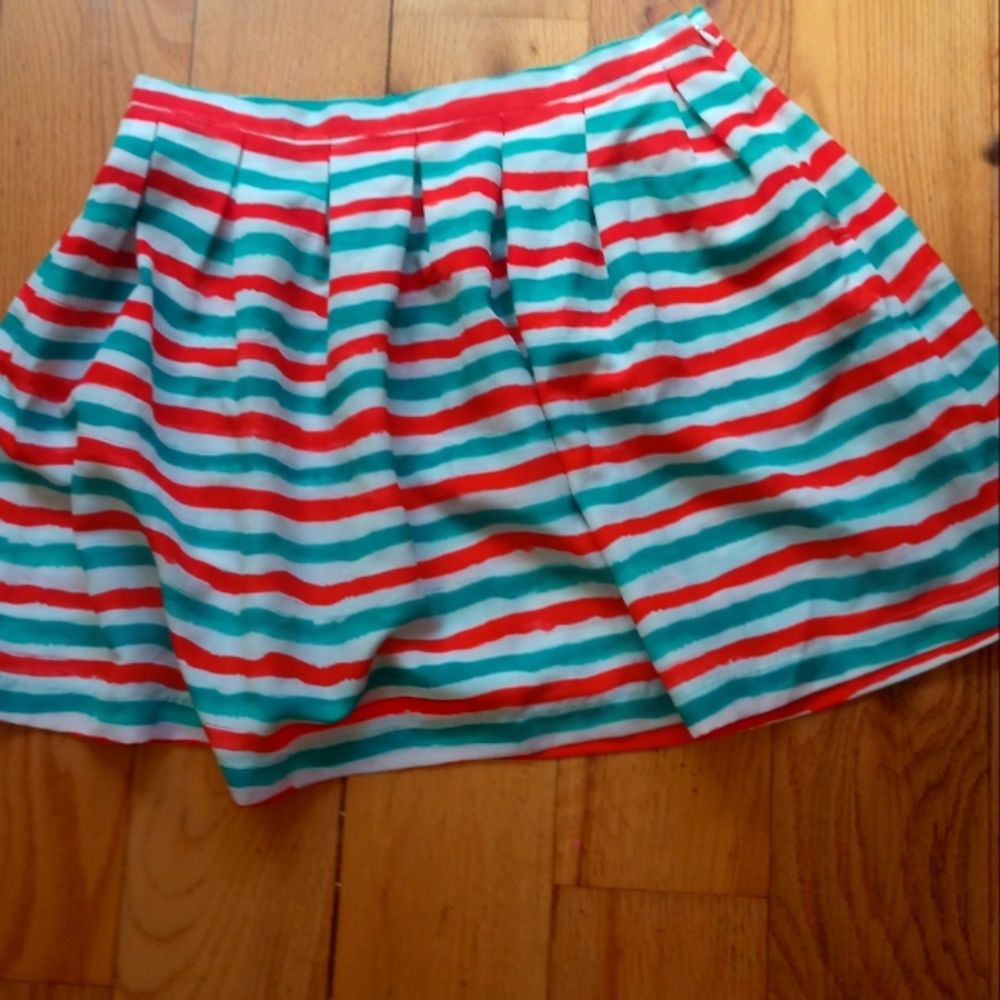 Women's size 6, lightweight skirt, teal, red, white, cute summer skirt